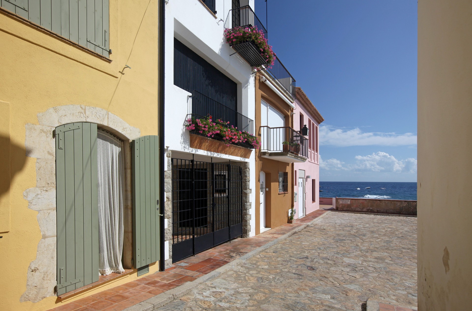 Casas junto al mar